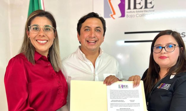Diego Arregui recibió su constancia de mayoría por el distrito 16