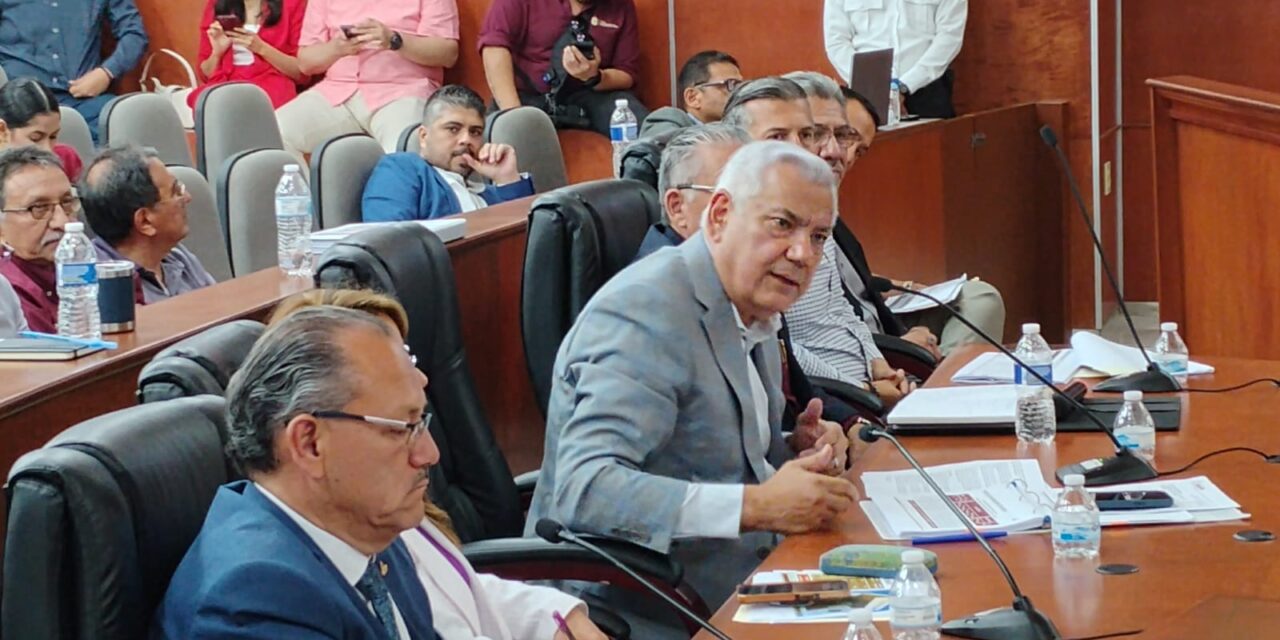 Se presenta el Secretario de Hacienda ante Congreso
