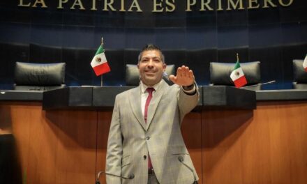 Rinde Armando Ayala protesta como Senador de la República