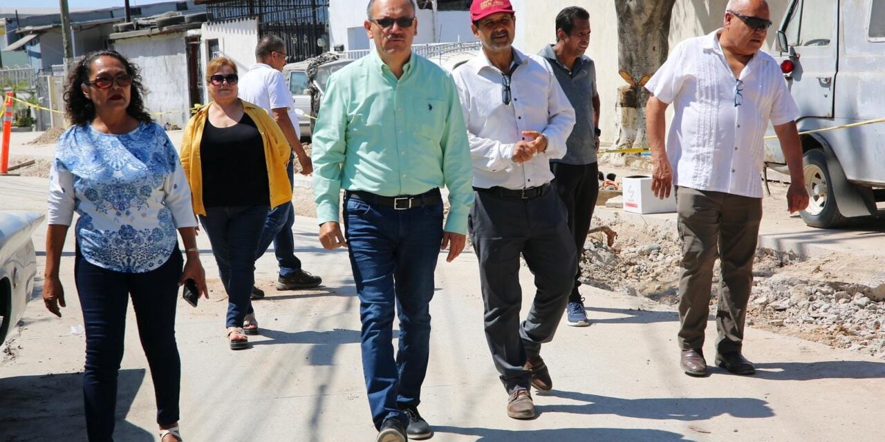 REPONE CESPT RED DE ALCANTARILLADO SANITARIO EN LA COLONIA JARDINES DEL RUBÍ