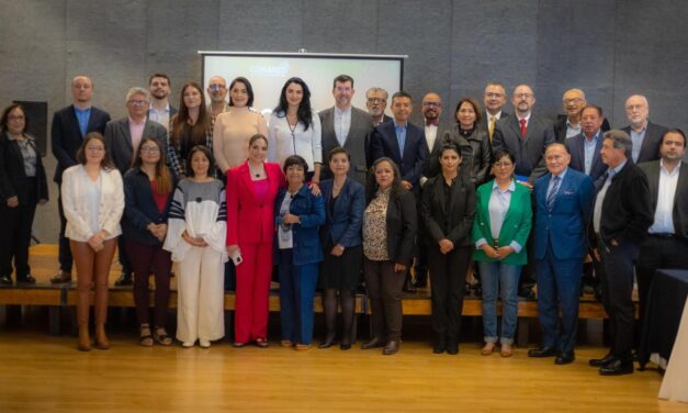 Impulsaremos legislación que permita ciudades óptimas para el desarrollo del País: Claudia Moreno