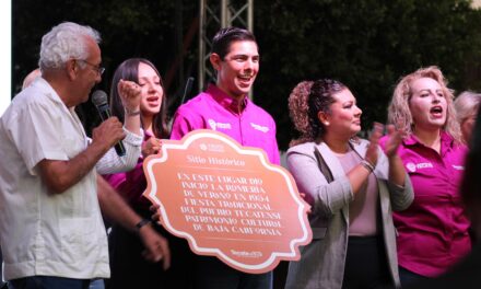 CELEBRA ROMÁN COTA ANIVERSARIO DE TECATE JUNTO A CUATRO MIL PERSONAS