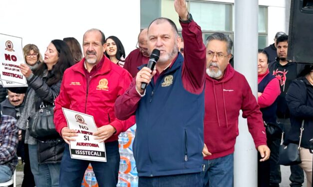 «TOMAN» BURÓCRATAS  GOBIERNO DEL ESTADO EN MANIFIESTO A LA LEY DE ISSSTECALI