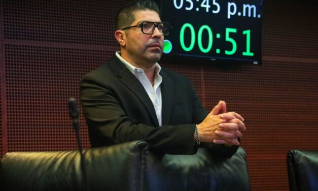 Busca Armando Ayala eliminar impuesto a turistas en Puertos