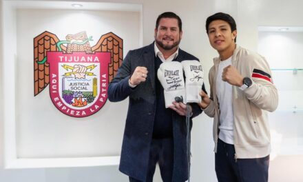 RECIBE PRESIDENTE MUNICIPAL ISMAEL BURGUEÑO AL CAMPEÓN DE BOXEO TIJUANENSE JAIME MUNGUÍA