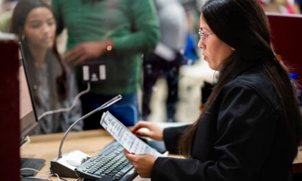 Brinda Gobierno de Ensenada 50% de descuento en Actas de Nacimiento para estudiantes