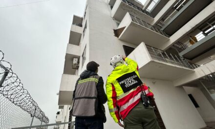 Notifica Protección Civil Municipal a 68 departamentos de Riveras del Bosque en zona de riesgo en TIJUANA