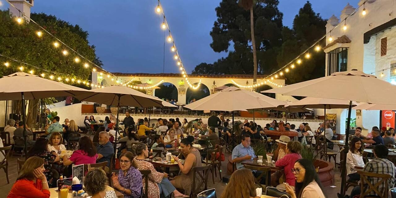 Invita el centro cultural Riviera del Pacífico a ver el «Súper Bowl» en el patio Bugambilias este domingo