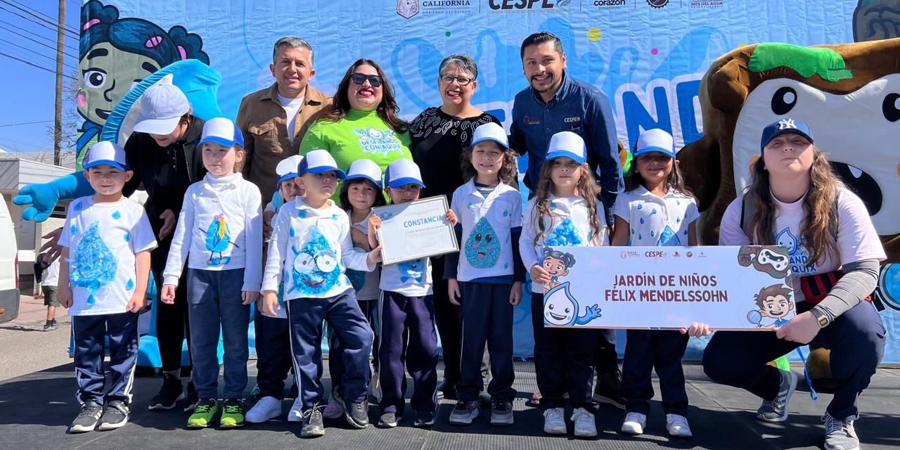 DESFILAN NIÑAS Y NIÑOS A FAVOR DEL CUIDADO DEL AGUA