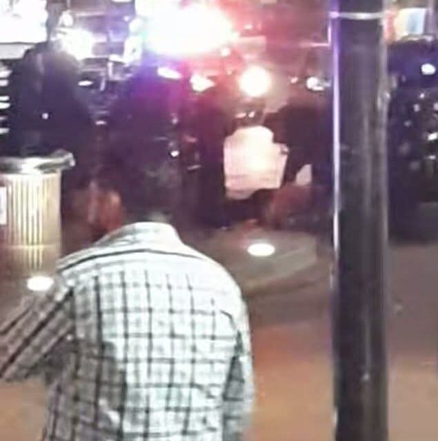 EJECUTAN A UNO Y QUEDAN HERIDOS OTROS 4 EN PLENA ZONA TURÍSTICA DE ENSENADA