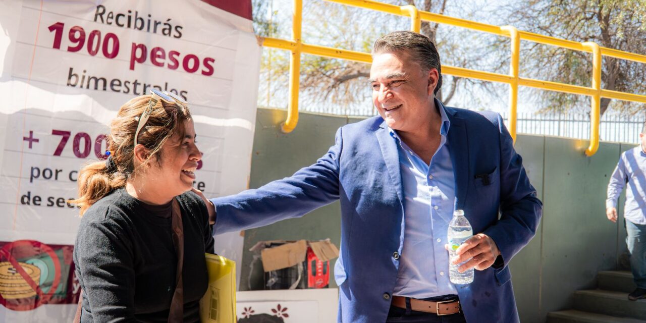 Continúa la entrega de la Beca Rita Cetina a jóvenes de secundaria: Doctor Ruiz Uribe