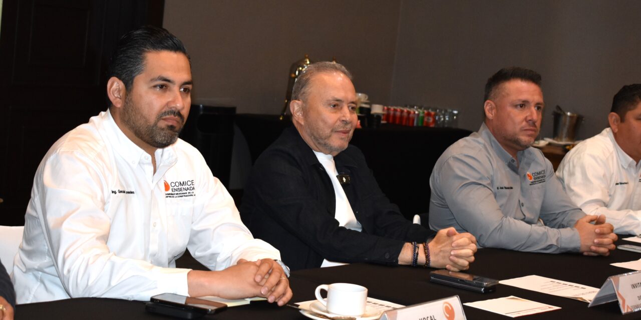 SE REÚNE COMICE CON DIPUTADO FEDERAL; PIDEN REFORMAS A LA LEY DE OBRA PÚBLICA