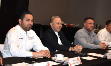 SE REÚNE COMICE CON DIPUTADO FEDERAL; PIDEN REFORMAS A LA LEY DE OBRA PÚBLICA