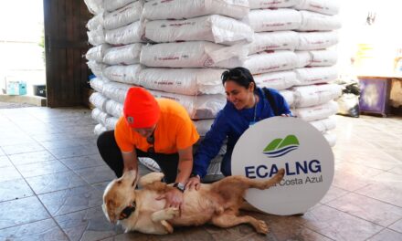 Reúnen voluntarios y ECA LNG 6 mil 250 kg de alimento para mascotas 