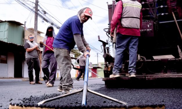Intensifica Gobierno de Ensenada Trabajos de Bacheo en la Ciudad; Van sobre la Coral y Geranios