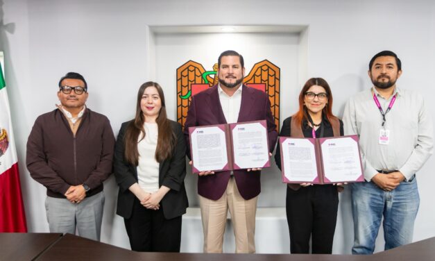 Firma Ismael Burgueño convenio con el INE en el marco de las elecciones del Poder Judicial Federal