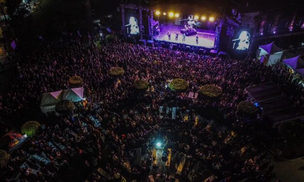 Celebran más de 12 mil personas en el 143 aniversario de Ensenada
