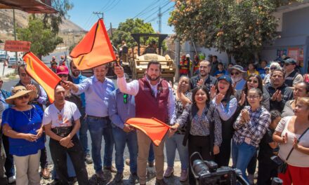 Arranca Ismael Burgueño obra de reencarpetado de calle principal en Residencial del Bosque