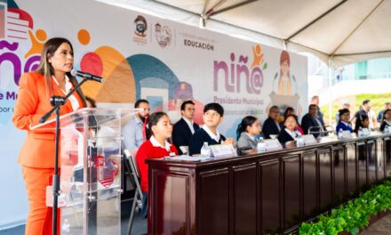 Rinde protesta Aixa Miroslava Benítez López como niña presidenta municipal por un día