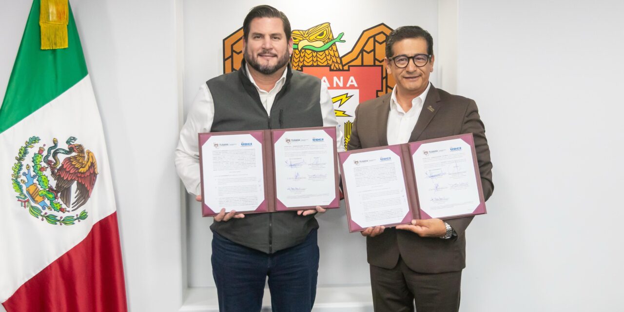 Firma Ismael Burgueño convenio de vinculación con la Universidad de las Californias Internacional