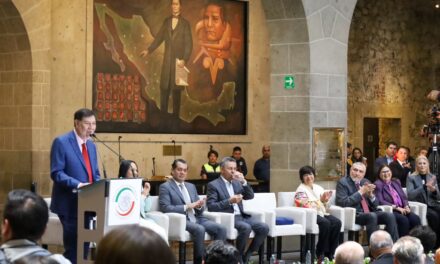 Reconoce Armando Ayala trabajo de Gerardo Fernández Noroña como presidente de la Mesa Directiva del Senado