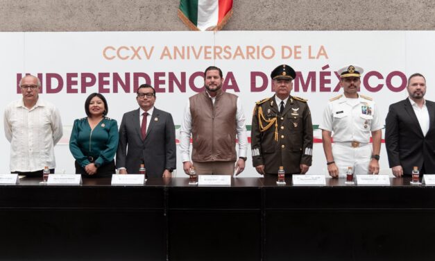 Encabeza Ismael Burgueño ceremonia conmemorativa por el 215 Aniversario de la Independencia de México
