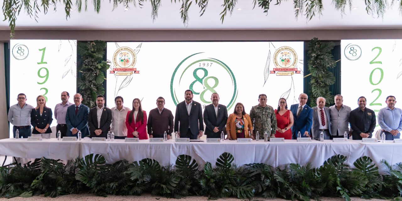 Participa Ismael Burgueño en la Asamblea Solemne por el 88 Aniversario del Sindicato de Burócratas