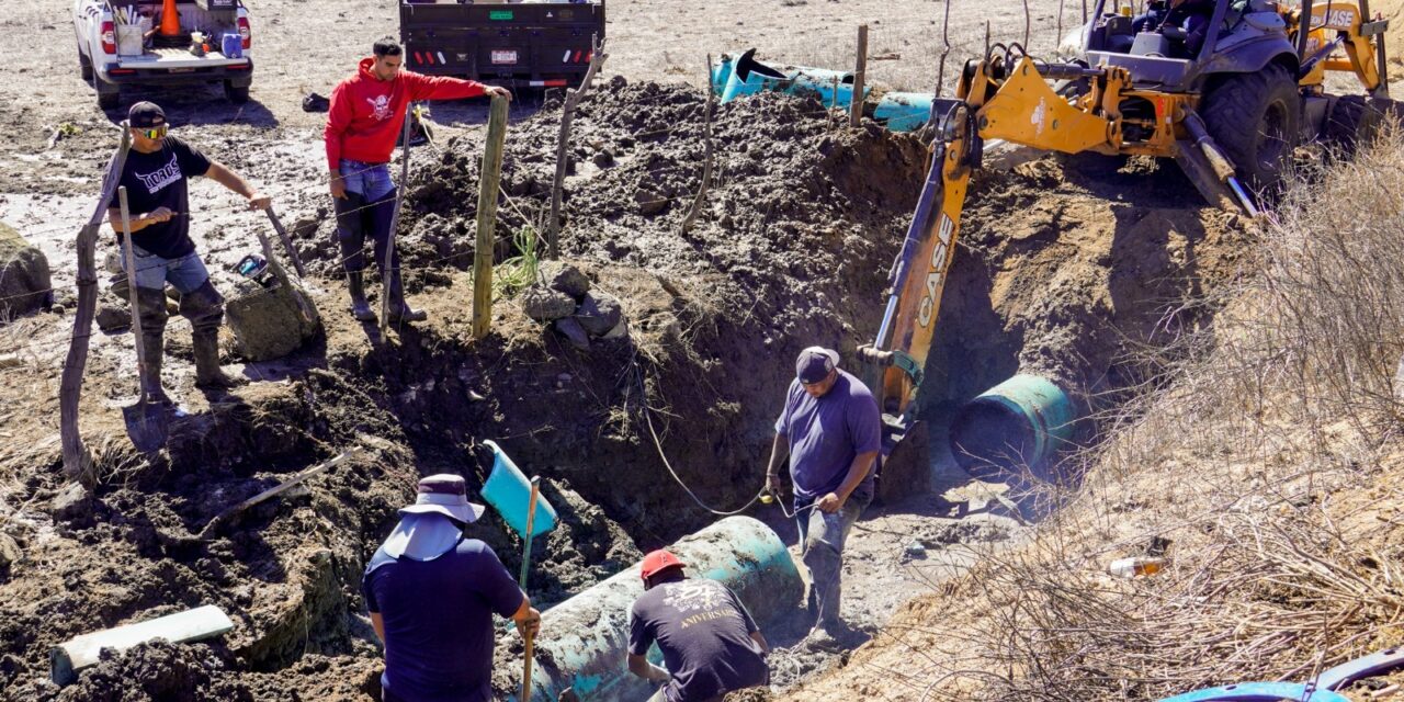 REPARA CESPE FUGA EN ACUEDUCTO MORELOS