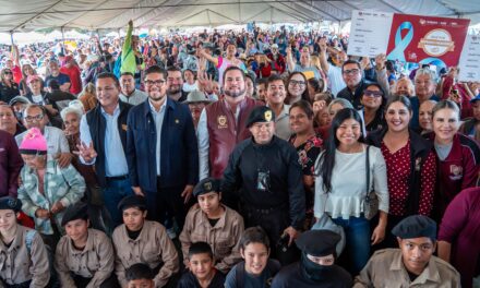 Atiende Ismael Burgueño a más de mil 700 residentes de la colonia Salvatierra con Macro Jornada de Bienestar