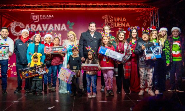 Encabeza Ismael Burgueño Ruiz caravana navideña y entrega de cenas