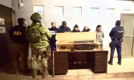DETIENEN A 5 SUJETOS CON ARMAS LARGAS EN SAN QUINTÍN