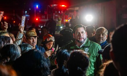 Atiende Ismael Burgueño a familias afectadas por incendio en Rancho Las Flores