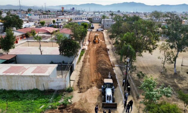 SUPERVISA OBRAS EN ENSENADA LA ALCALDESA CLAUDIA AGATÓN; LAS OBRAS SERÁN DE CALIDAD, DICE.