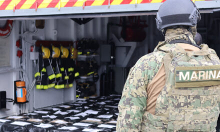 La Armada de México y la Guardia Costera de Estados Unidos aseguran 188 bultos con toneladas de presunta cocaína
