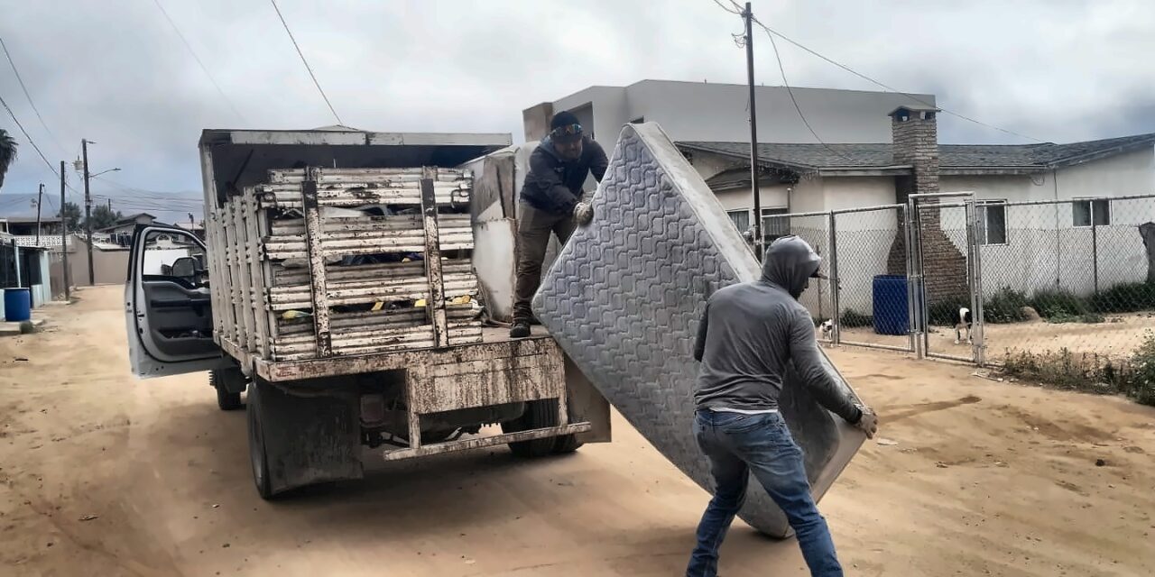 Recolecta gobierno de Claudia Agatón más de 3 mil 200 kilos de basura en jornada de traspatio en Playas de Chapultepec