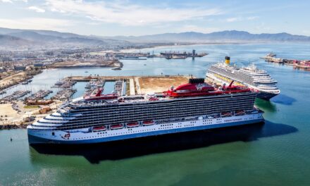 Celebra Claudia Agatón llegada del crucero Brilliant Lady a Ensenada