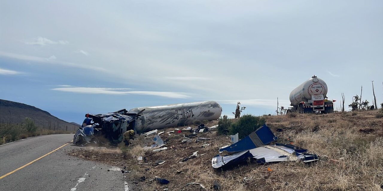 SUBDIRECCIÓN DE BOMBEROS ATIENDE VOLCADURA DE PIPA DE GAS