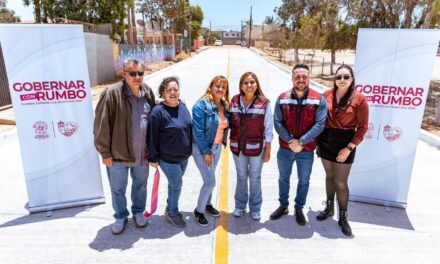 Entrega Claudia Agatón obra de pavimentación en la colonia Chapultepec II