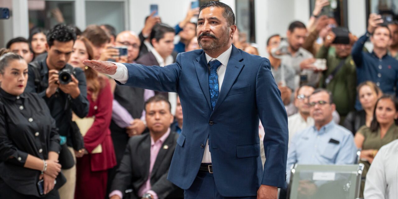 Toma protesta Cabildo de Tijuana a nuevo secretario de Gobierno Municipal; Asume el cargo Ramón Vazquez