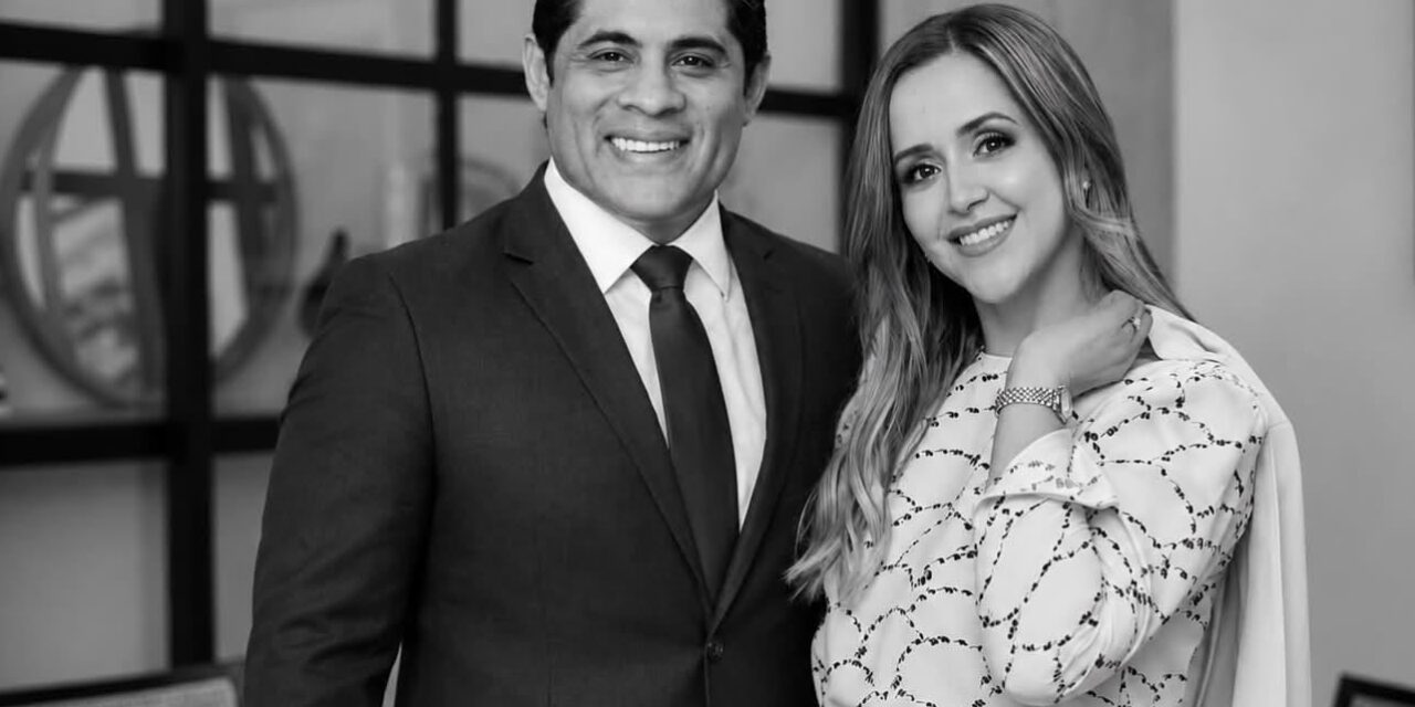 ACRIBILLAN A REGIDORA DE TECATE Y SU ESPOSO ABORDO DE SU CARRO; EL HOMBRE MUERE, ELLA ESTA GRAVE