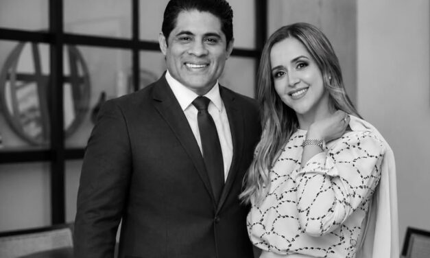 ACRIBILLAN A REGIDORA DE TECATE Y SU ESPOSO ABORDO DE SU CARRO; EL HOMBRE MUERE, ELLA ESTA GRAVE