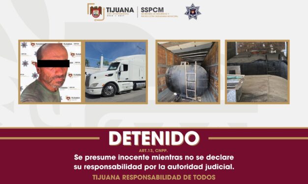 Detiene Policía Municipal tráiler con dos bidones de presunto combustible de procedencia ilícita